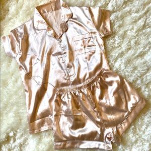 NWOT 2 piece satin like pajamas.